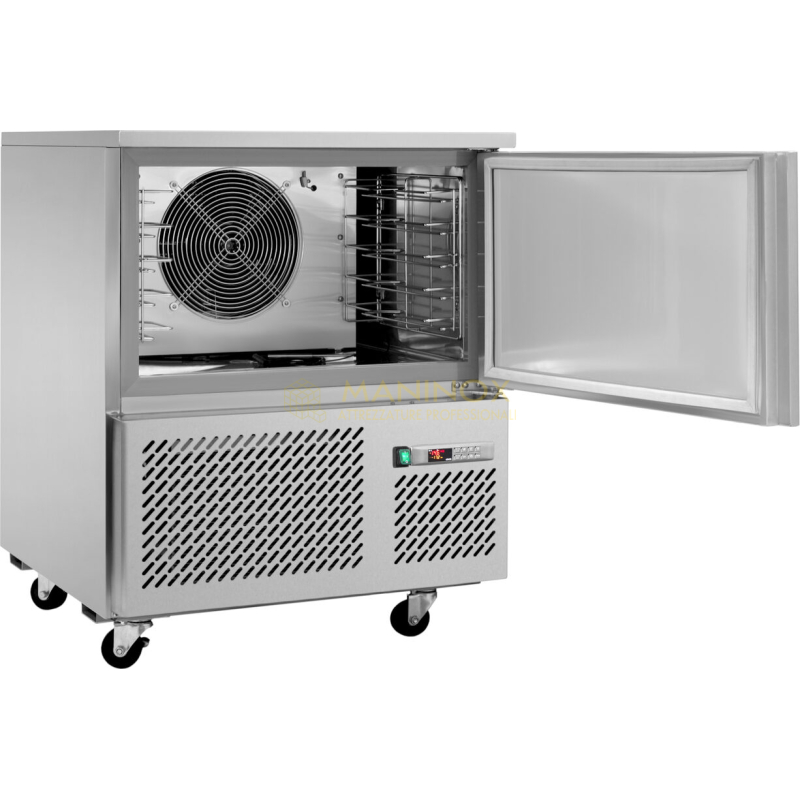 ABT51 Abbattitori per gastronomia capacità 5 x GN1/1 o 5 x EN 60x40 capacità refrigerante 20 kg / +3 °C 15 kg / -18 °C @ +90 °C