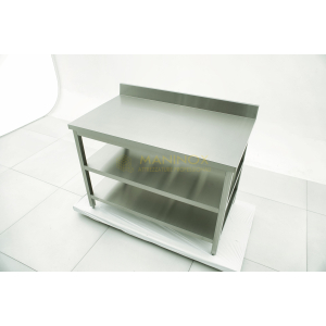 MAN04804 Tavolo in acciaio inox con alzatina e 2 ripiani sottostanti