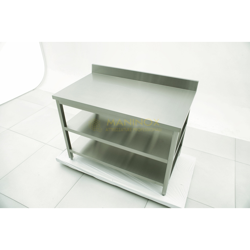 MAN04804 Tavolo in acciaio inox con alzatina e 2 ripiani sottostanti