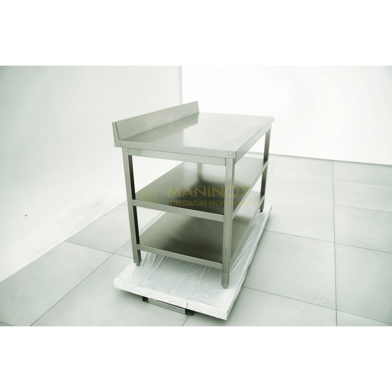 MAN04808 Tavolo in acciaio inox con alzatina e 2 ripiani sottostanti